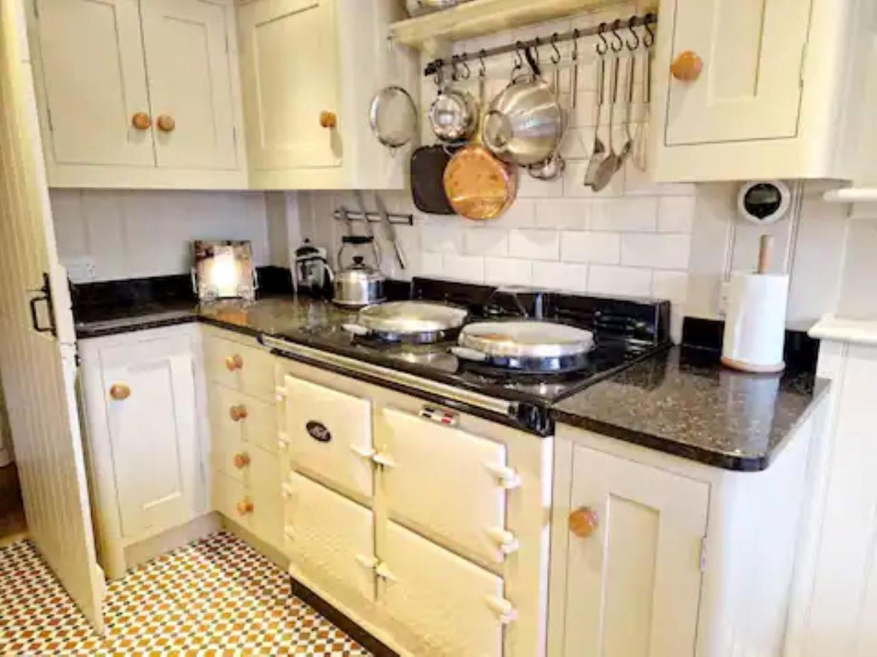Jackdaw Cottage-Beautiful Cottage, Town Centre Wimborne Minster Εξωτερικό φωτογραφία